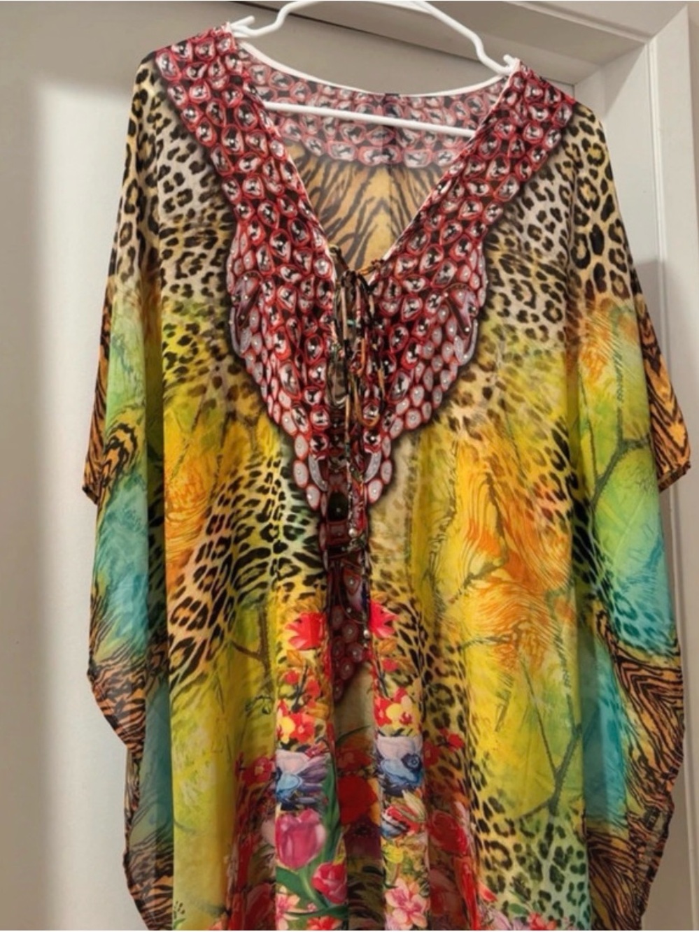 White Mark Multicolor Animal & Floral V-Neck kaftan